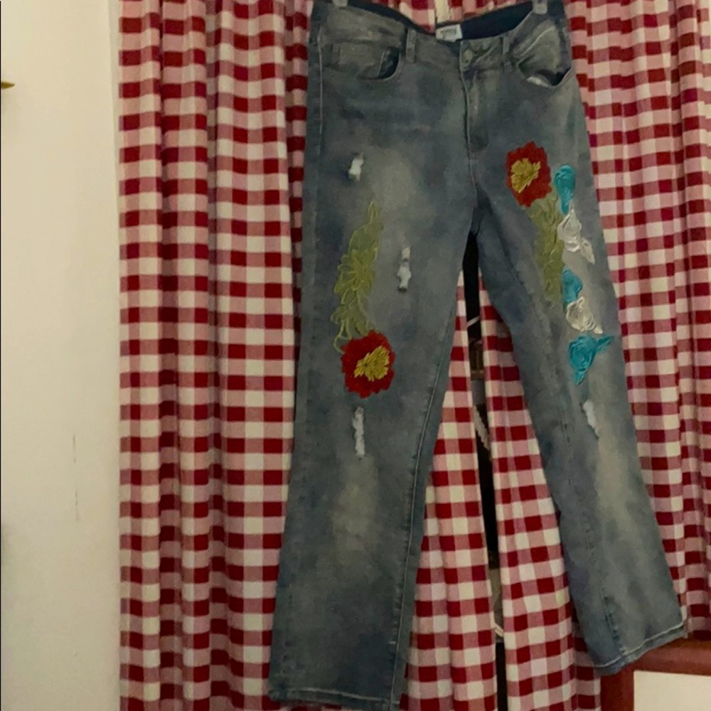 BOGO Cute distressed jeans